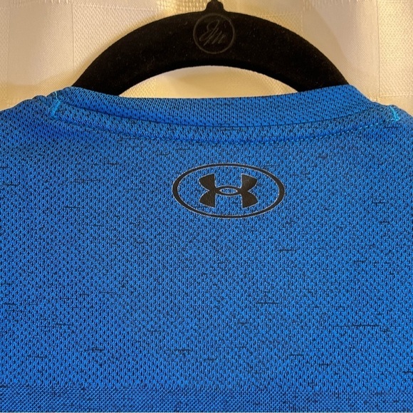 Under Armour Men's T-Shirt XL Striped Blue Crew Neck Short Sleeves Lightweight - Picture 9 of 9
